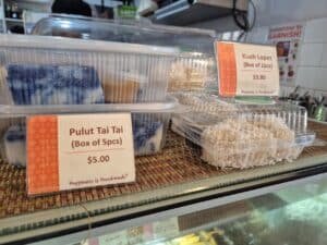 authentic high quality nyonya food and kueh